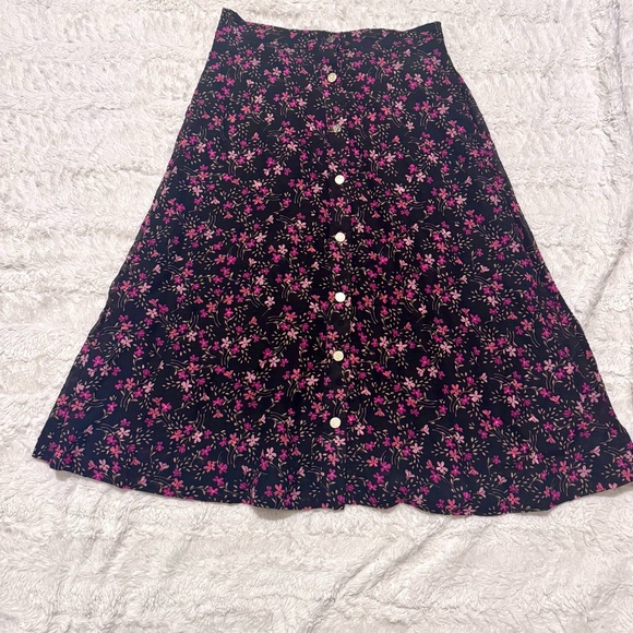 Draper James Black Floral Midi Skirt | Gold Button Detail | Size Medium fall - Picture 2 of 6